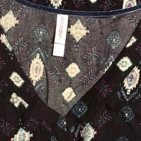 Sleeveless v neck dress with pockets - Picture 3 of 5